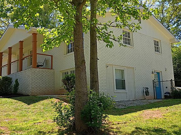 2nd image of 1611 Carlton Ave