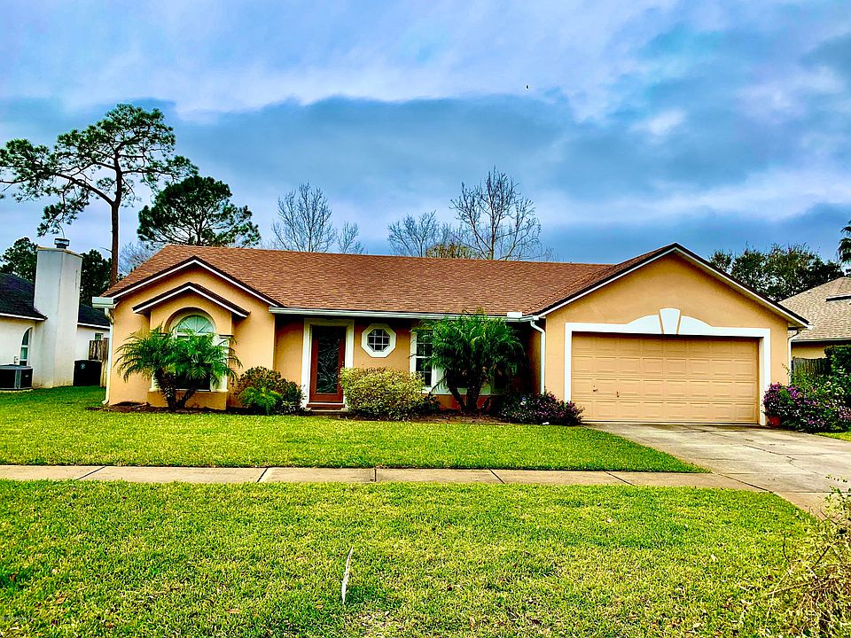 1st image of 2454 The Woods Dr E