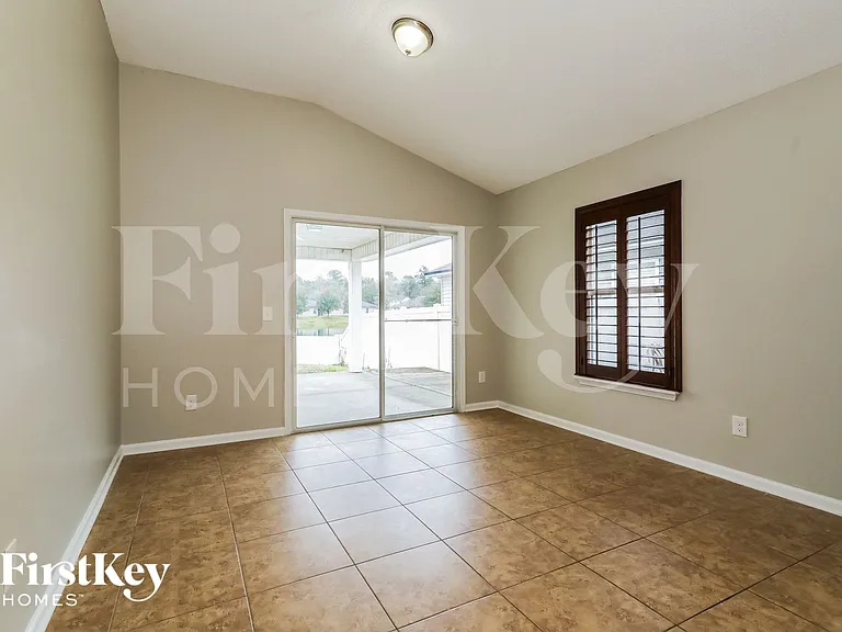 5668 Village Pond Cir — Photo 5