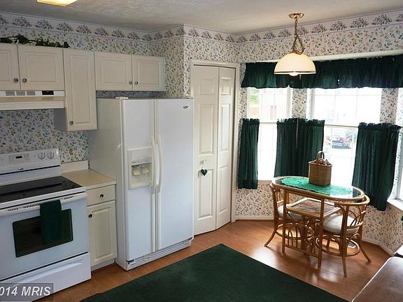 4th image of 408 Waters Cove Ct