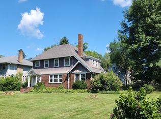 3189 Monmouth Rd, Cleveland Heights, OH 44118