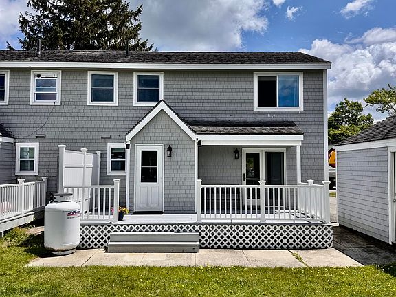 3rd image of 15 Windward Drive #317