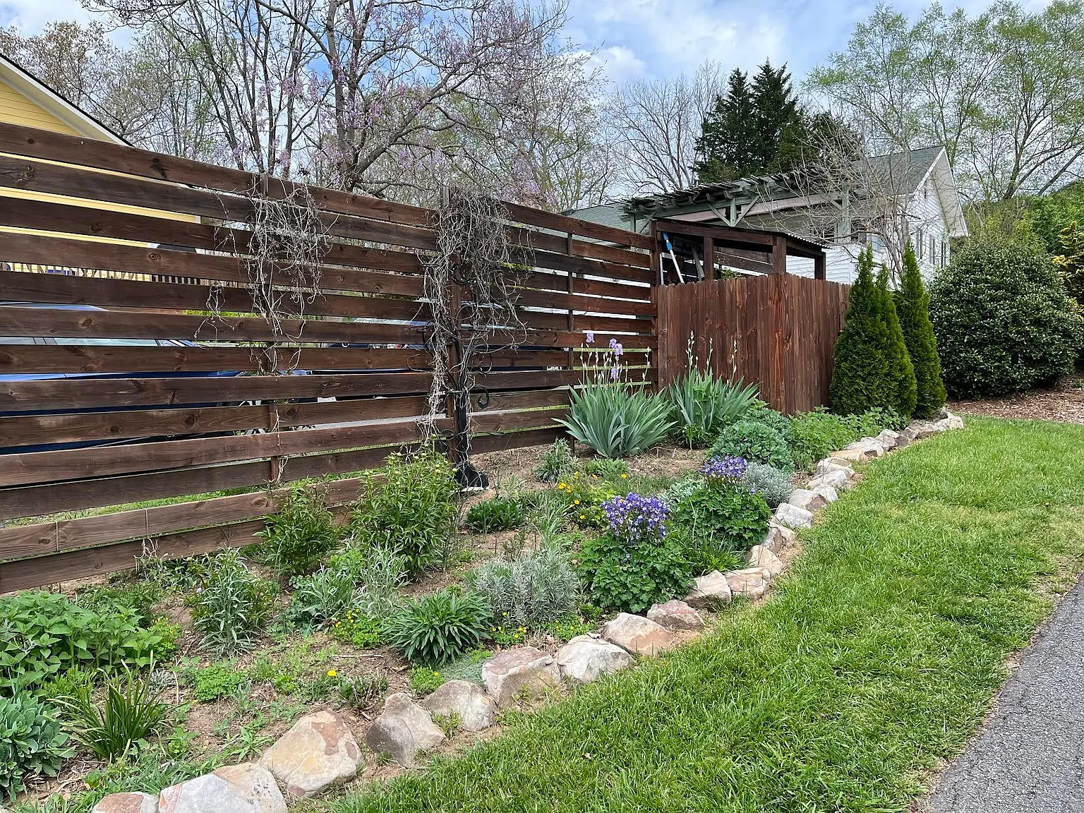 4 bed, 1976 sqft, $3,800 — Photo 3