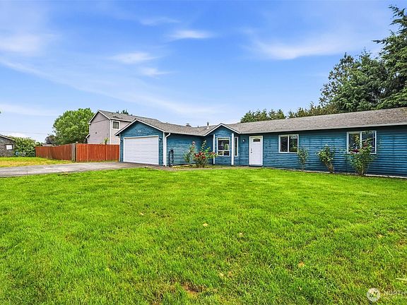 4th image of 918 Celery Avenue