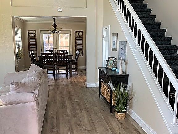 3rd image of 306 Danbury Cir