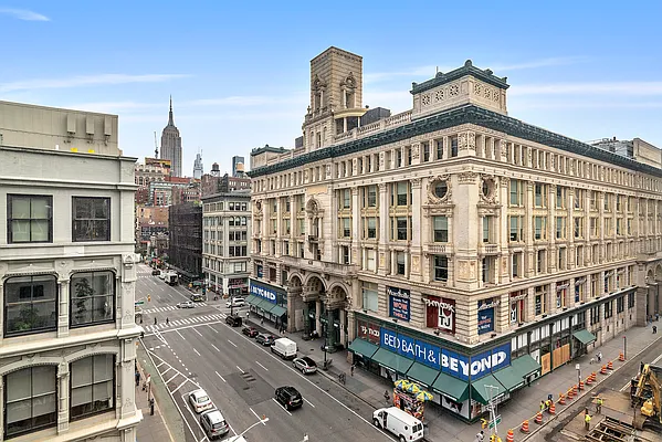 Sold by Compass | media 8