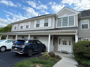 709 Eagles Chase Dr, Lawrence Township, NJ 08648