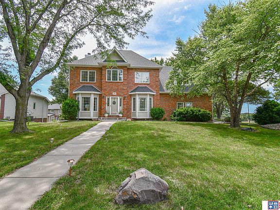 3rd image of 4801 Birch Hollow Dr
