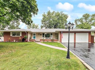 633 Meadow Ln, Beecher, IL 60401