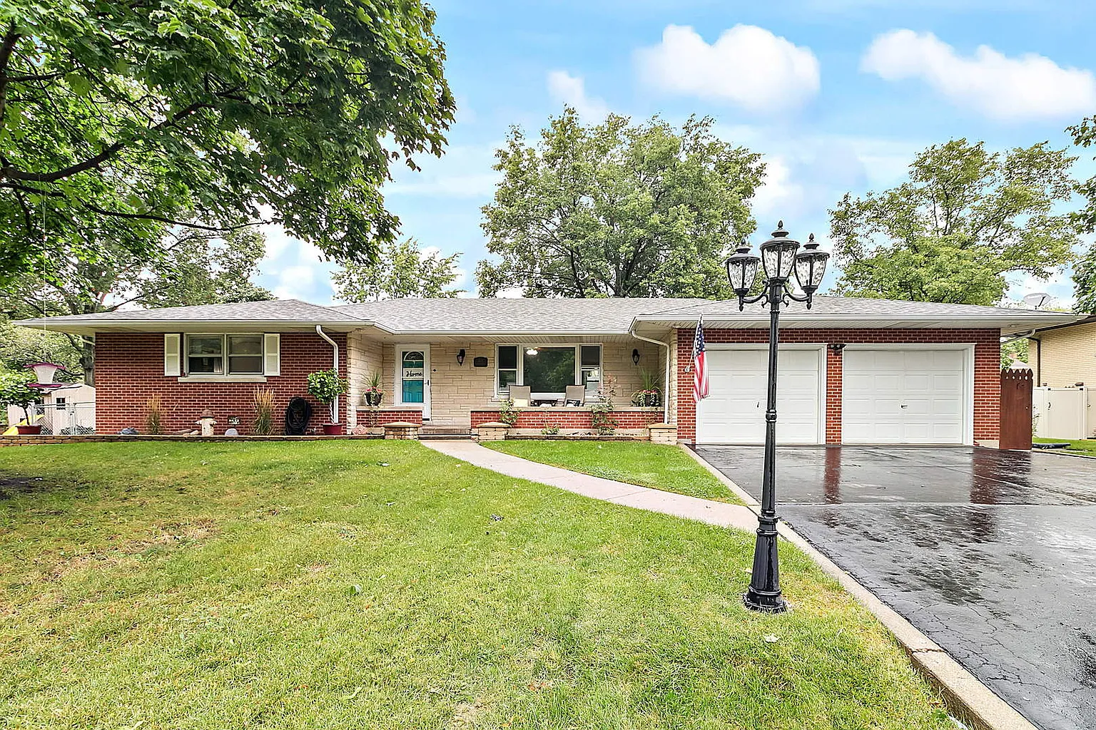 633 Meadow Ln photo 1