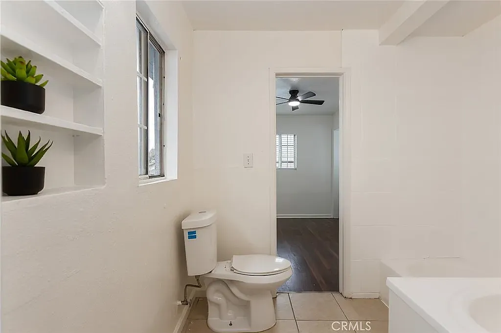 2 bed, 1012 sqft, $2,195 — Photo 3
