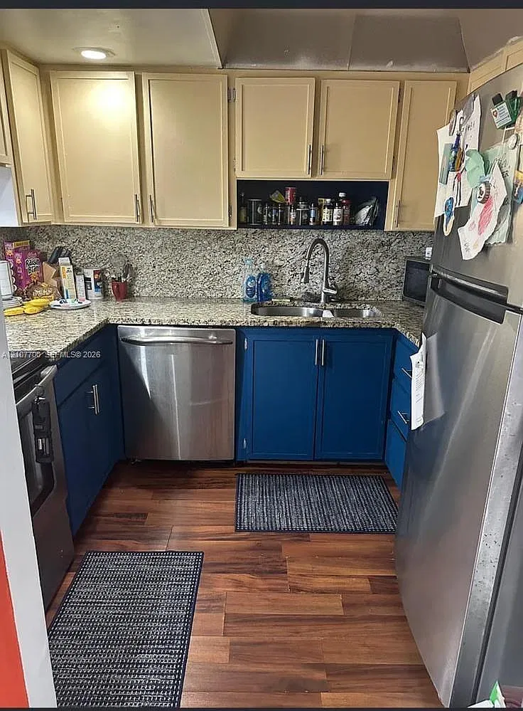 840 SW 74th Ave — Photo 1