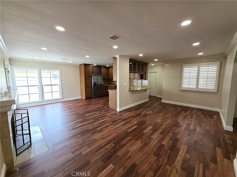 5339 Veloz Ave — Photo 9