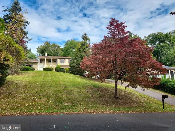 243 Green Dr, Churchville, PA 18966
