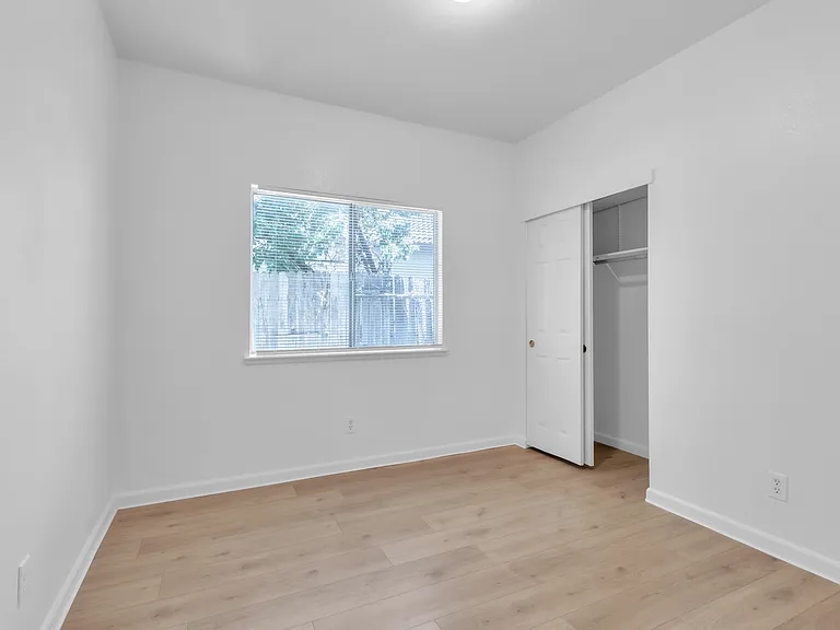 1909 Lindsay Dr — Photo 14