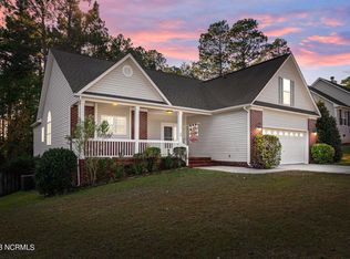 28 Commonwealth Ct, Cameron, NC 28326