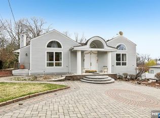 270 E Clinton Ave, Tenafly, NJ 07670