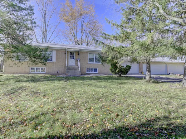 28016 S Yates Ave, Beecher, IL 60401