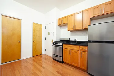 Rented by R New York