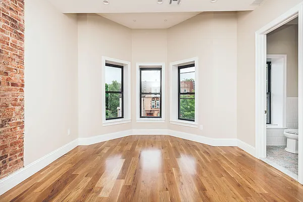 Rented by Nooklyn NYC LLC | media 21