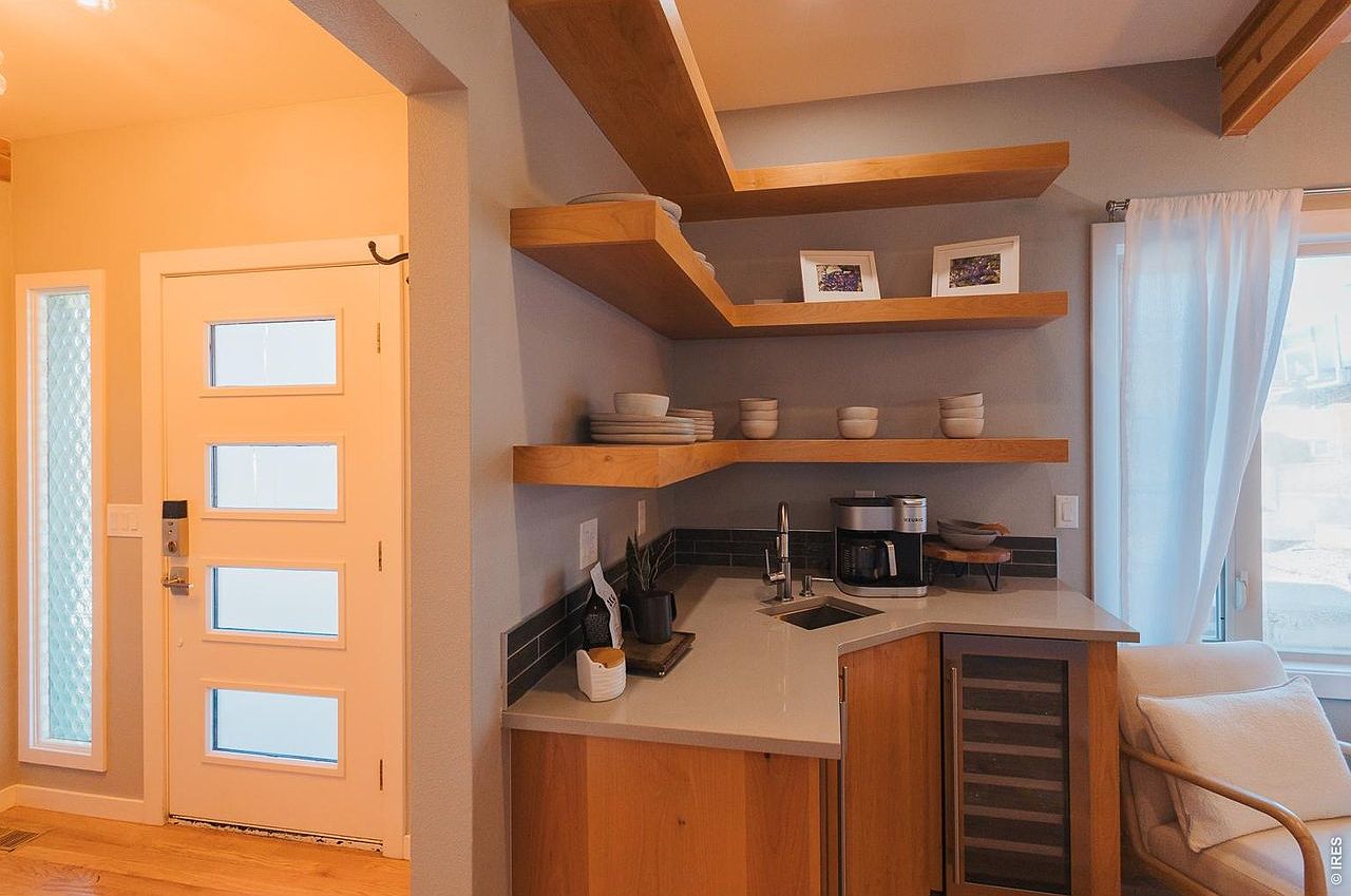 1917 Sheely Dr - Photo 7