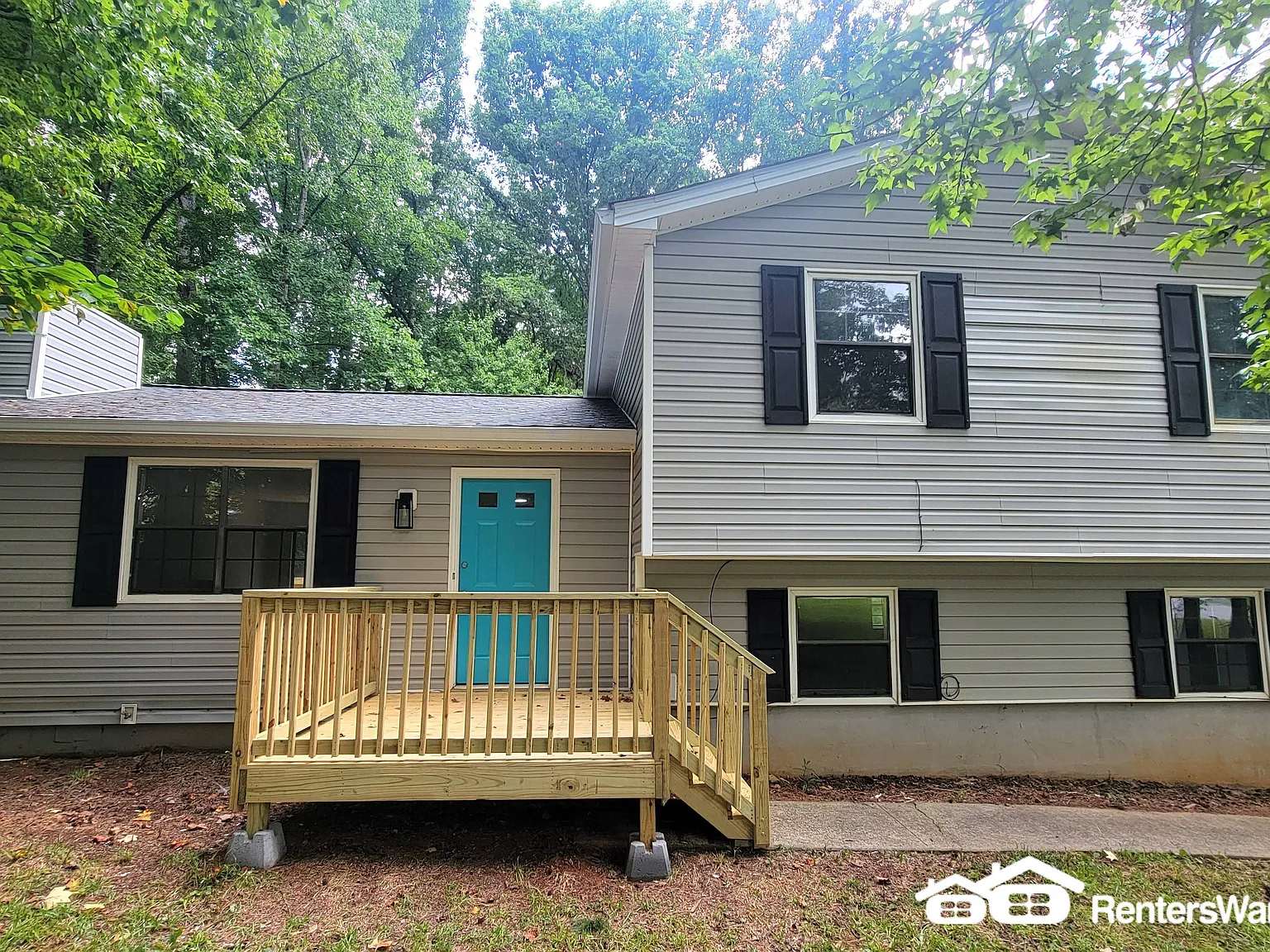 Renovated Split Level 4 Bedroom home in Lawrenceville — Photo 1