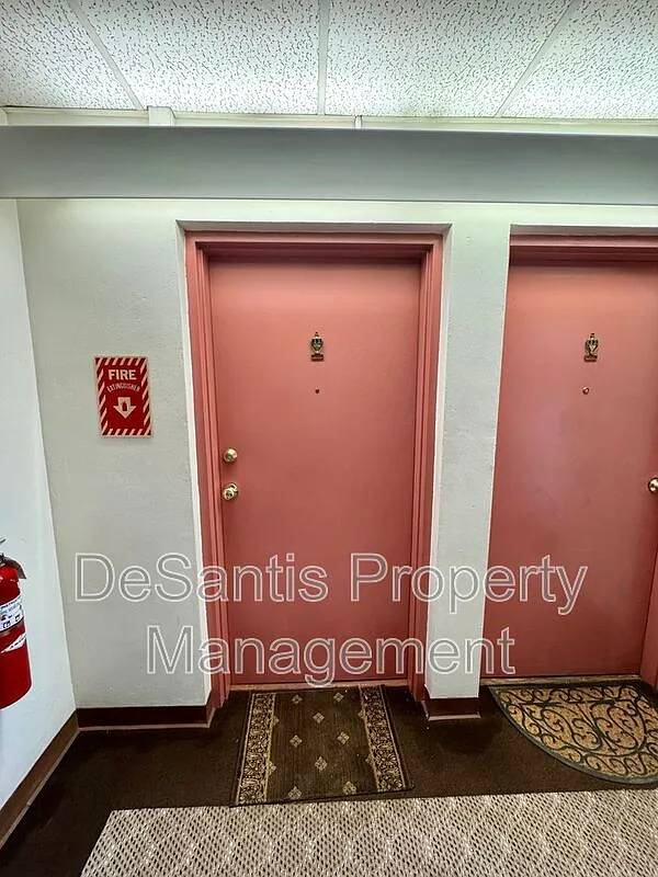 1 bed, 1.0 bath, $795 — Photo 2