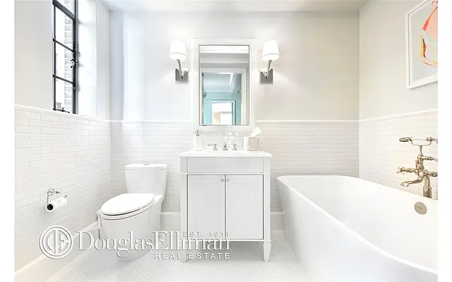 Sold by Douglas Elliman | media 24