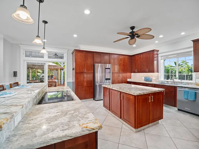440 Mikioi Pl — Photo 11