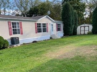 132 1/2 W Zimmer Dr, Walnutport, PA 18088