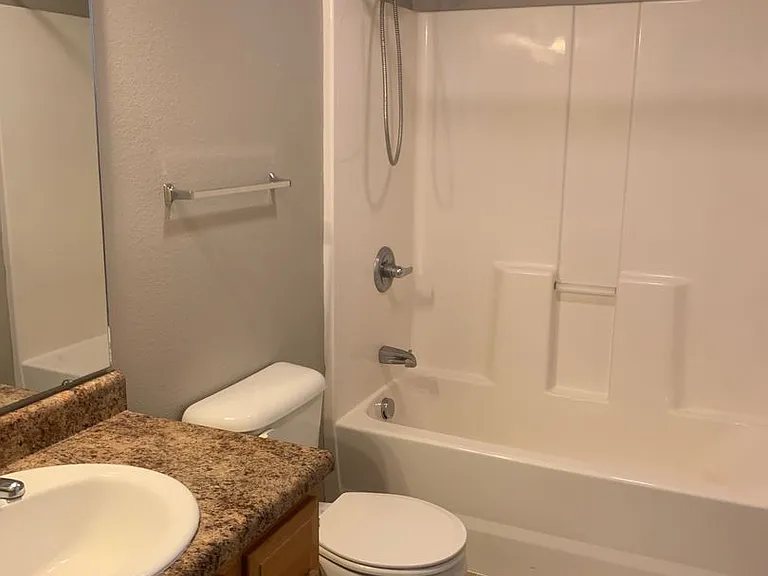 102 Fleetwood Dr — Photo 12