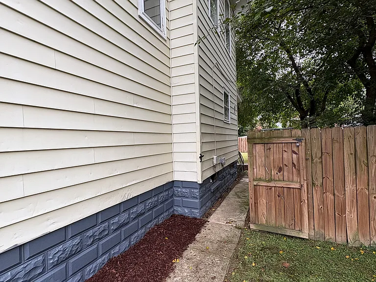 2718 North Ave — Photo 46