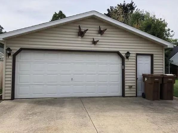 825 Jefferson St, Menasha, WI 54952