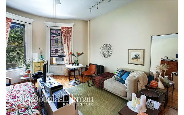 Rented by Douglas Elliman | media 20