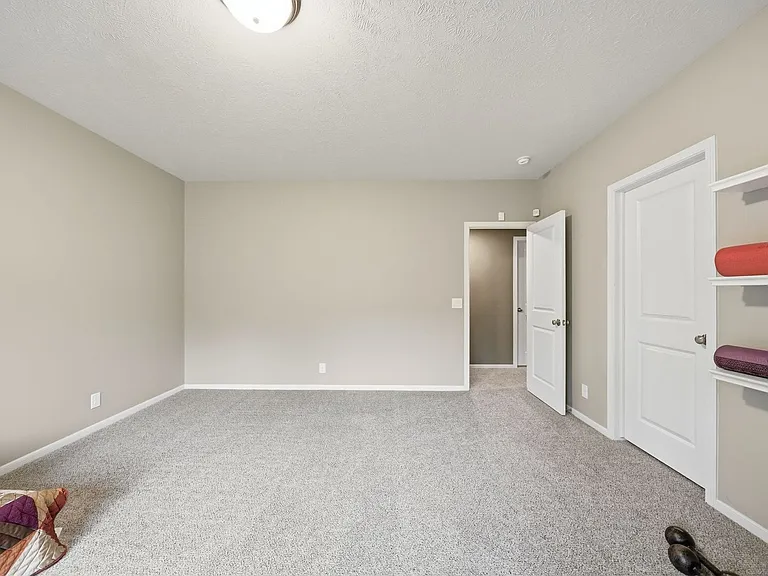 8920 Shadow Creek Ln — Photo 45