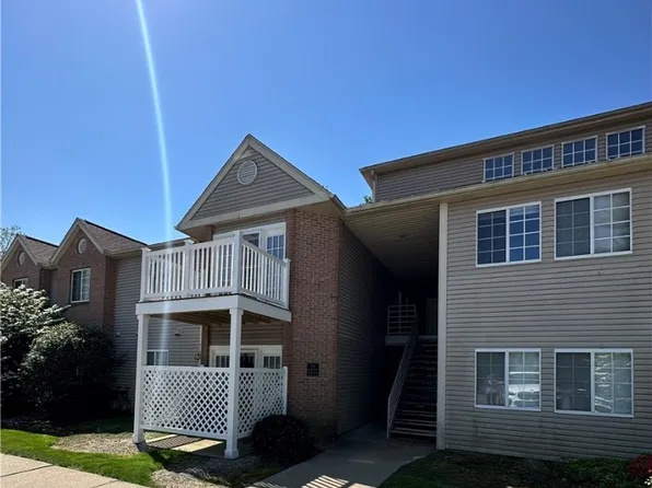 332 Village Pointe Dr #7G, Akron, OH 44313