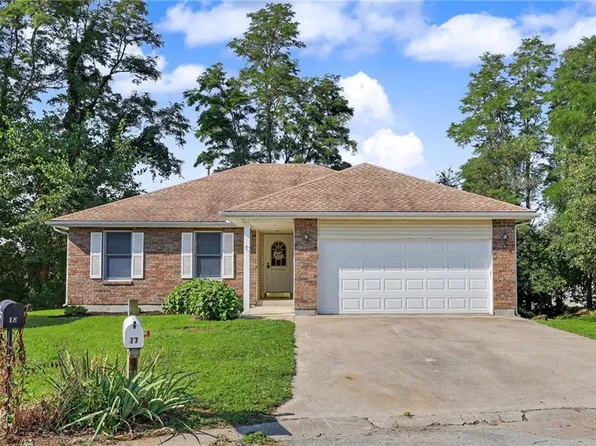 17 Sandi Cir, Dearborn, MO 64439