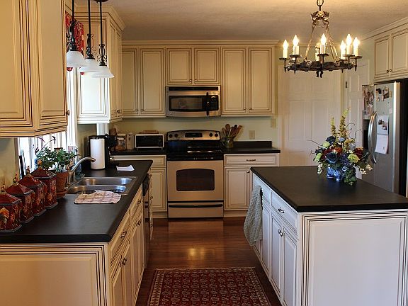 4th image of 614 Dogwood Cir