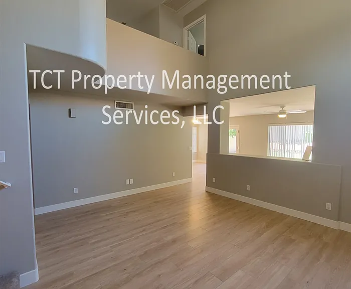 4610 E Meadow Dr — Photo 3