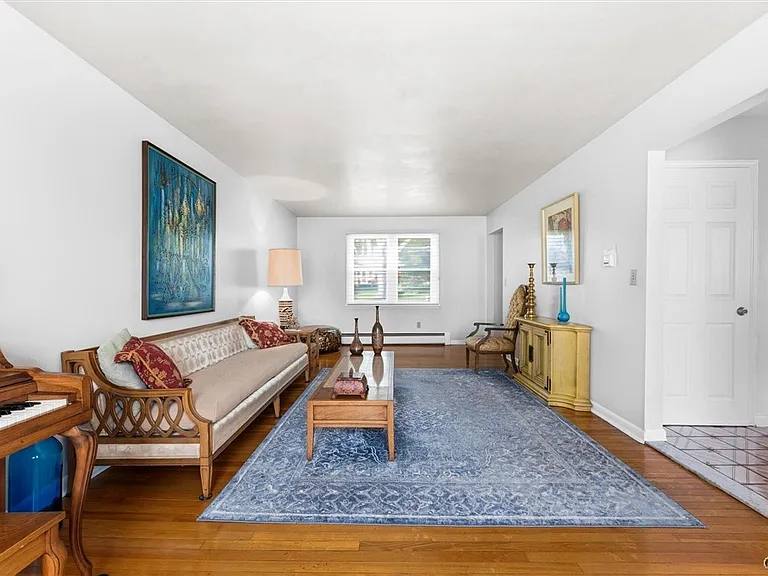 Stanton Dr — Photo 16