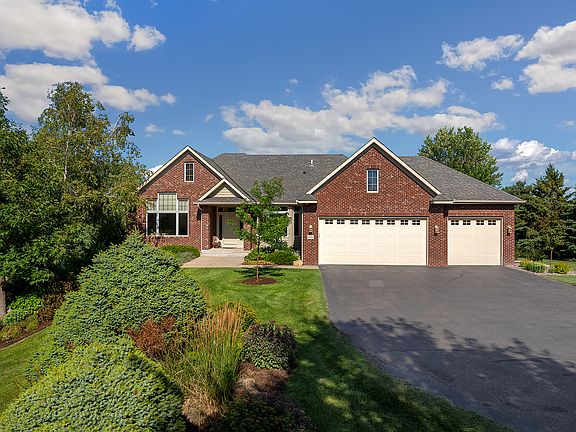 2nd image of 6353 Lake Elmo Ave N