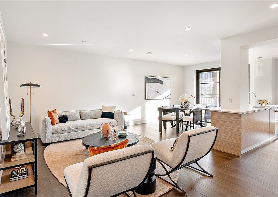 1st image of 14 W Broadway #507