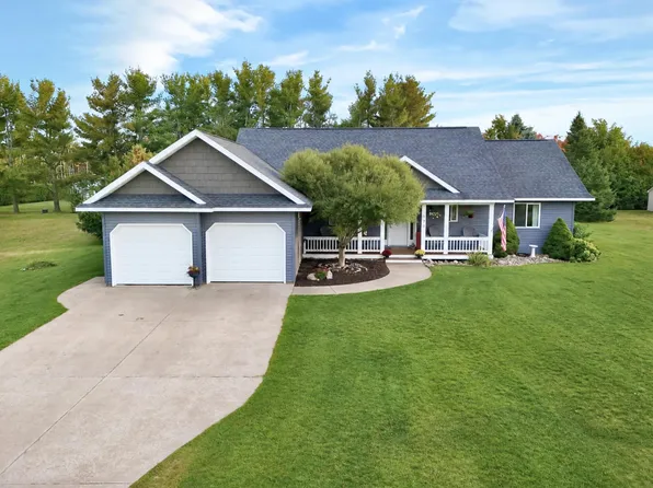 570 Berkshire Ln, Gaylord, MI 49735