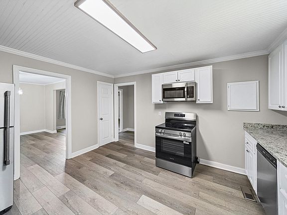 3rd image of 66 Elizabeth St