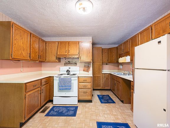4th image of 1403 S Mill St
