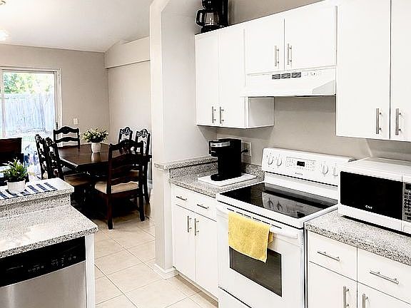 3rd image of 4120 Silvermoon Dr