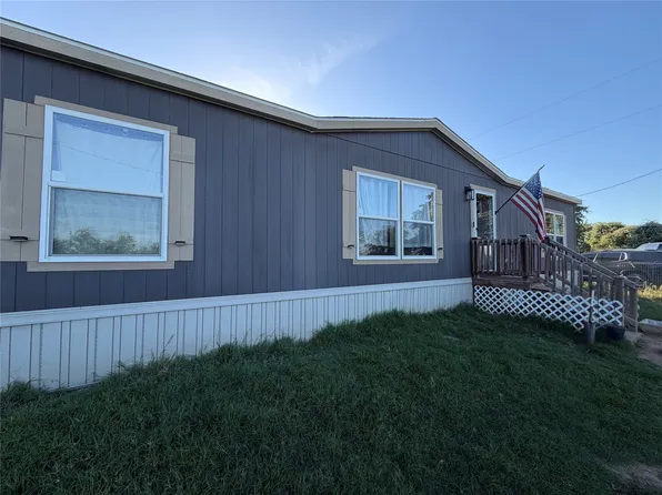 701 Trails End, Poolville, TX 76487