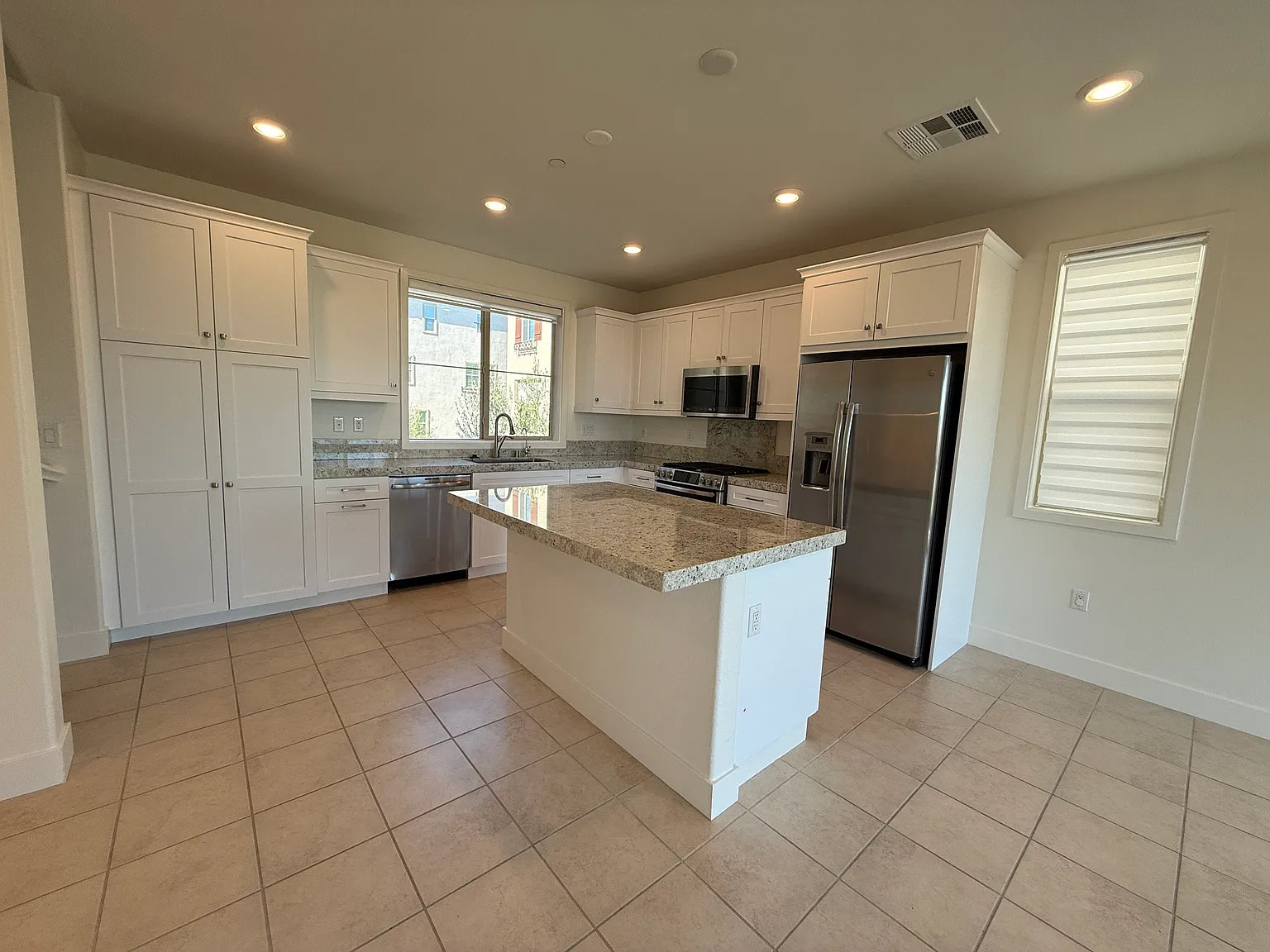 2 bed, 1483 sqft, $3,700 — Photo 2