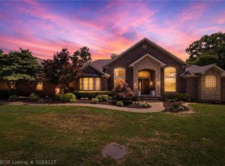 911 Fir Dr, Van Buren, AR 72956