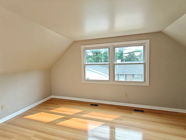 75 Mainbridge Ln — Photo 14